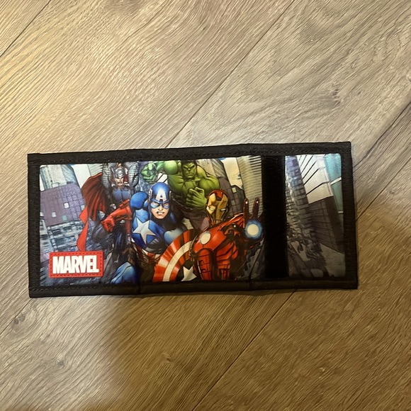 “Marvel” Velcro Wallet - Picture 1 of 6